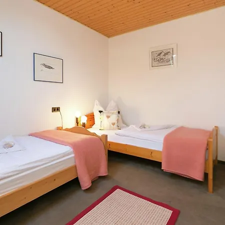 Cozy With Balcony In Germany Appartamento