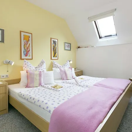 Cozy With Balcony In Germany *