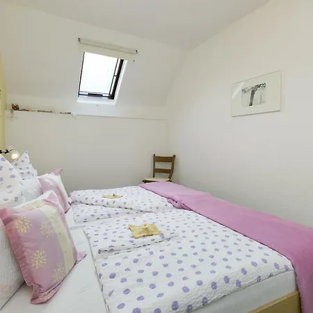 Cozy With Balcony In Germany Appartamento *